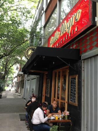 Sandwichería Gallo Negro